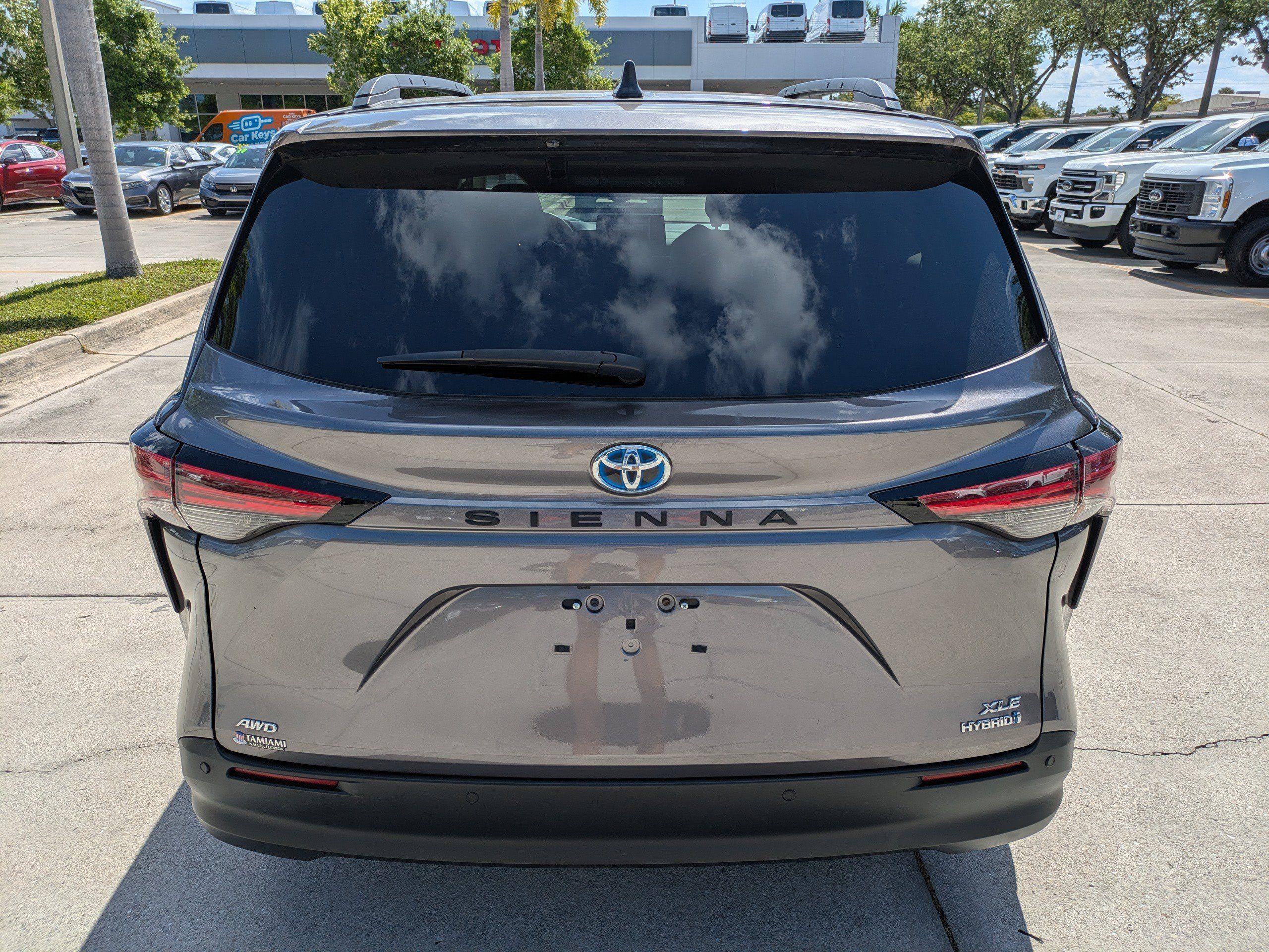 Used 2022 Toyota Sienna XLE AWD/4WD image 5