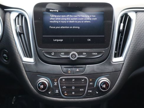 Used 2020 Chevrolet Malibu LT image 34