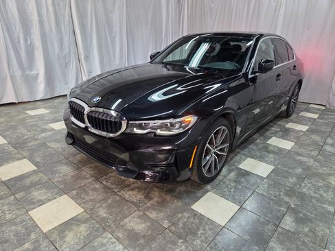 Used 2019 BMW 330i xDrive Sedan w/ Convenience Package image 2
