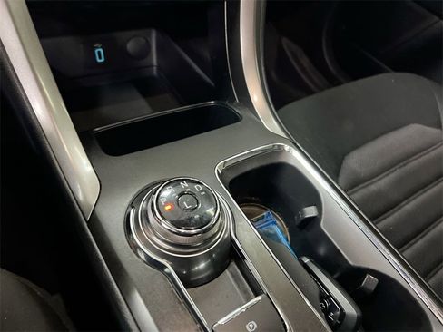 Used 2018 Ford Fusion SE w/ Fusion SE Technology Package image 15