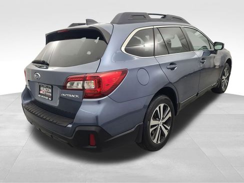 Used 2018 Subaru Outback 2.5i Limited image 4