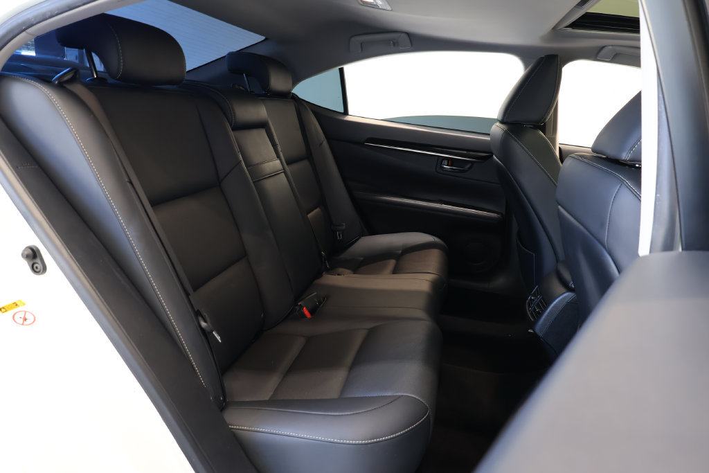 Used 2017 Lexus ES 350 w/ Accessory Package 2 FWD image 21