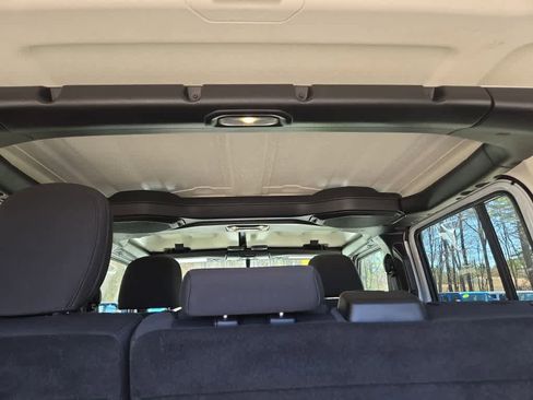 Used 2023 Jeep Wrangler Unlimited AWD/4WD image 38