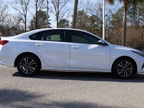 Used 2024 Kia Forte LXS w/ LXS Technology Package image 6