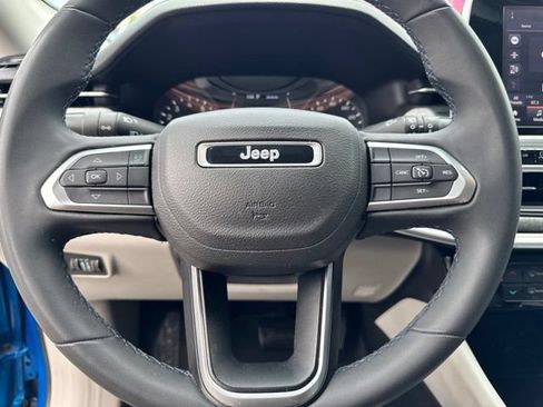 Certified 2022 Jeep Compass Latitude AWD/4WD image 29