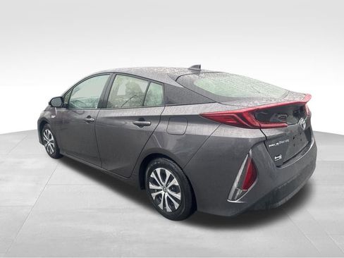 Used 2020 Toyota Prius Prime LE image 3