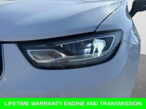 Used 2024 Chrysler Pacifica Touring-L FWD image 10