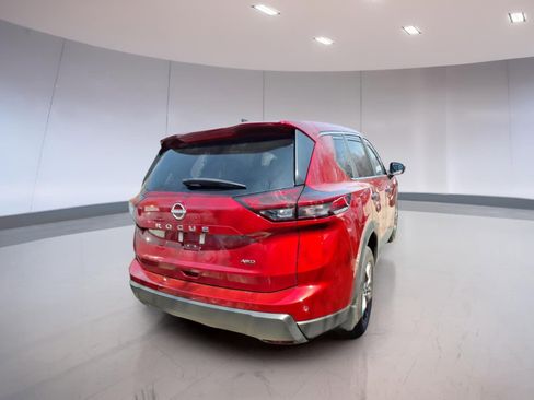 Used 2025 Nissan Rogue S AWD/4WD image 4