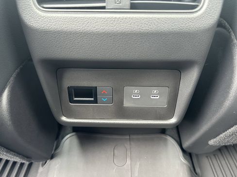 New 2025 Nissan Rogue SL w/ SL Premium Package FWD image 21