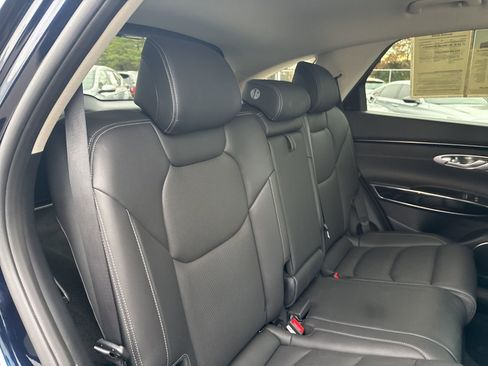 Used 2023 Genesis GV70 2.5T w/ Winter Weather Package image 17