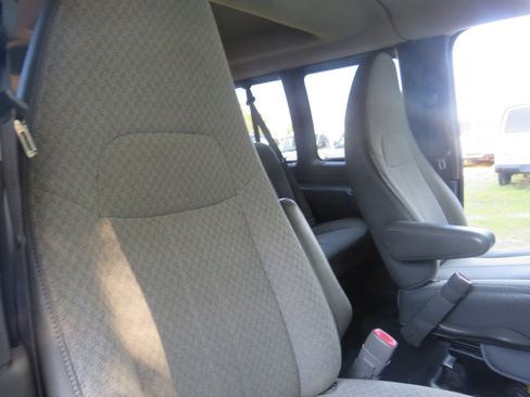 Used 2011 Chevrolet Express 3500 LS image 17
