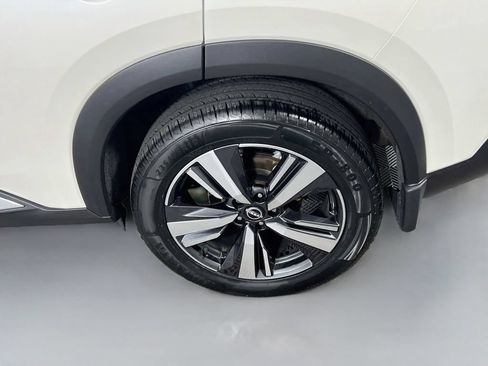 Used 2023 Nissan Rogue SL AWD/4WD image 27