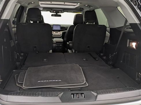 Certified 2022 Ford Explorer XLT w/ XLT Sport Appearance Package AWD/4WD image 10