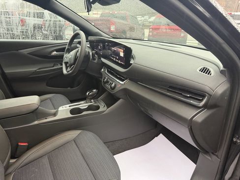 Used 2025 Buick Envista Preferred image 20