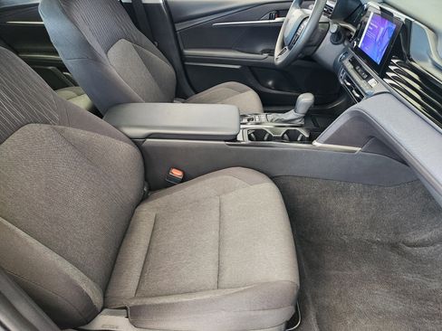 Used 2025 Toyota Camry LE image 15