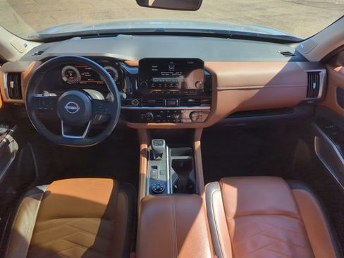 Used 2023 Nissan Pathfinder Platinum image 15