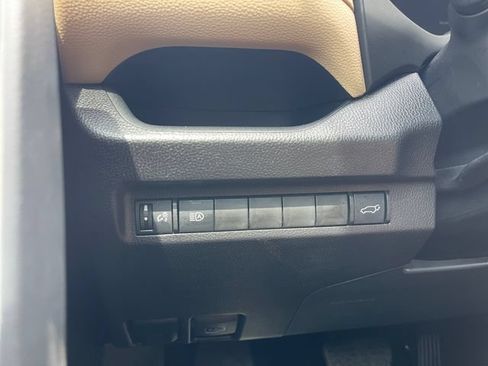 Used 2025 Toyota RAV4 XLE Premium FWD image 27
