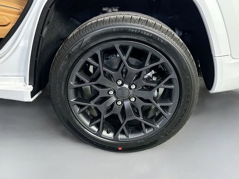 New 2026 Jeep Grand Cherokee L Summit AWD/4WD image 17