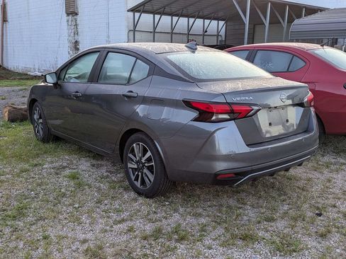 Used 2024 Nissan Versa SV FWD image 4