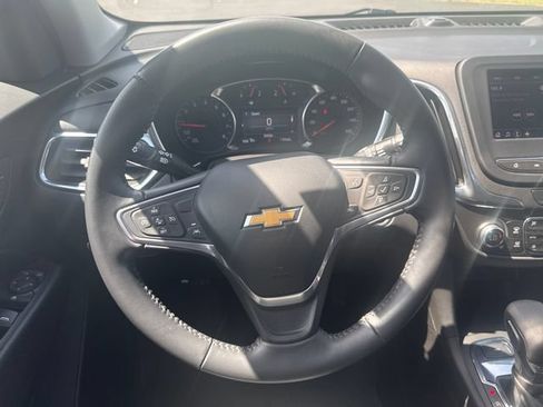 Used 2022 Chevrolet Equinox LT AWD/4WD image 17
