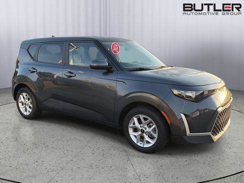 Used 2024 Kia Soul LX w/ Option Group 015 FWD image 8