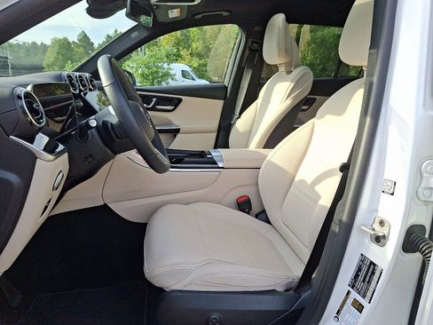 Certified 2025 Mercedes-Benz GLC 300 4MATIC image 13