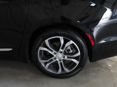 Used 2026 Chrysler Pacifica Pinnacle FWD image 32
