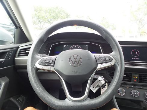 Used 2022 Volkswagen Jetta S FWD image 33