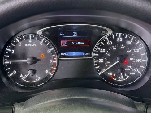 Used 2020 Nissan Pathfinder S FWD image 16