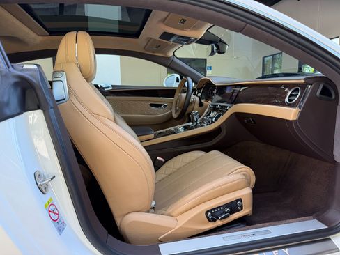 Used 2023 Bentley Continental GT Azure AWD/4WD image 18