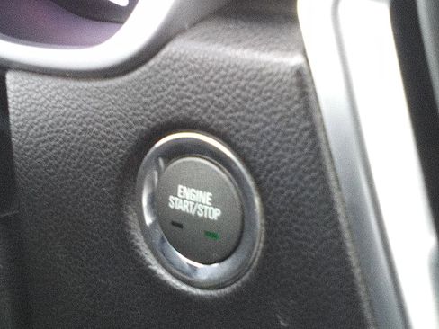 Used 2011 Cadillac SRX Luxury FWD image 19