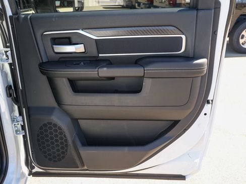 New 2026 RAM 3500 Big Horn AWD/4WD image 18