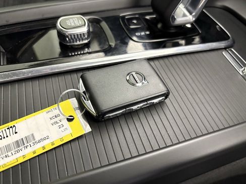 Used 2023 Volvo XC60 B5 Core image 44