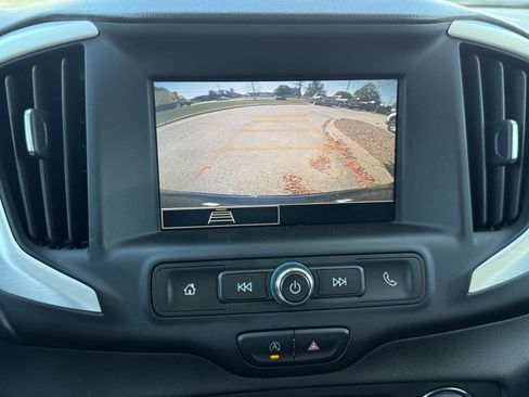 Used 2023 GMC Terrain SLE w/ Driver Convenience Package image 21