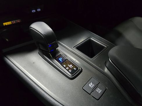 Used 2025 Lexus UX 300h FWD image 24