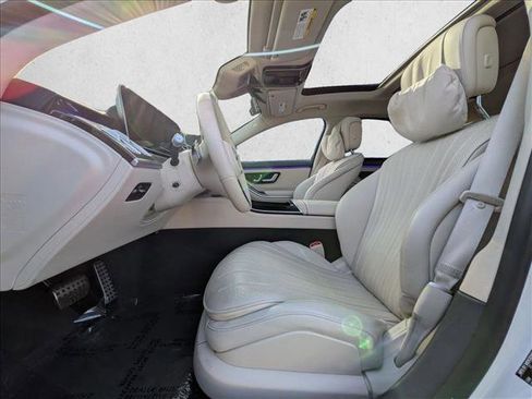 Used 2022 Mercedes-Benz S 500 S 500 image 17