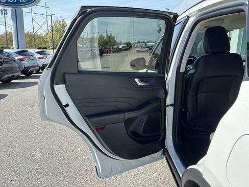 Certified 2022 Ford Escape SEL AWD/4WD image 13