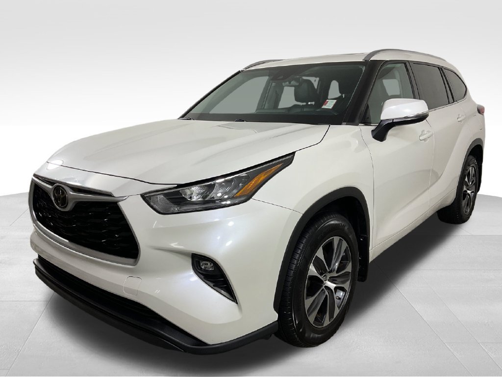 Used 2020 Toyota Highlander XLE AWD/4WD image 4