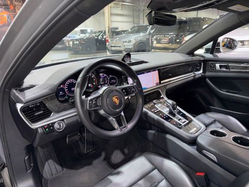 Used 2018 Porsche Panamera 4S image 47