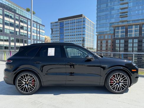 New 2026 Porsche Cayenne S AWD/4WD image 8
