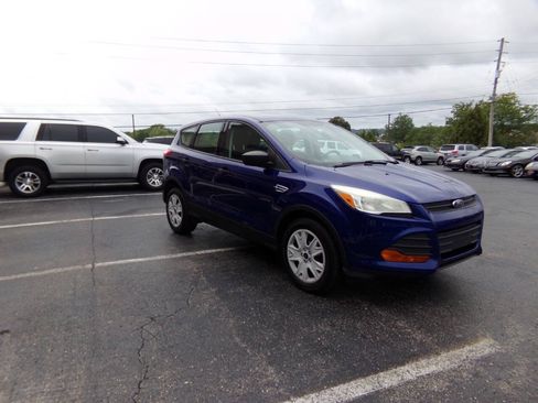 Used 2015 Ford Escape S FWD image 4