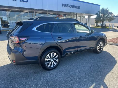 Used 2025 Subaru Outback Premium image 3