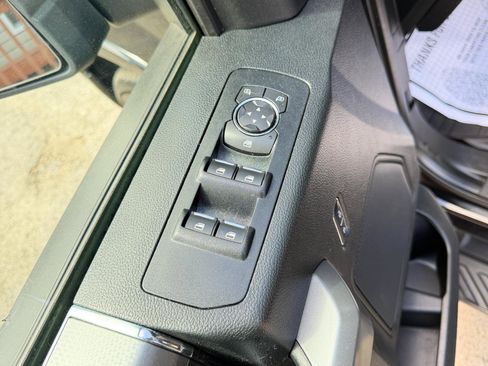 Used 2017 Ford F150 XLT w/ Equipment Group 302A Luxury AWD/4WD image 17