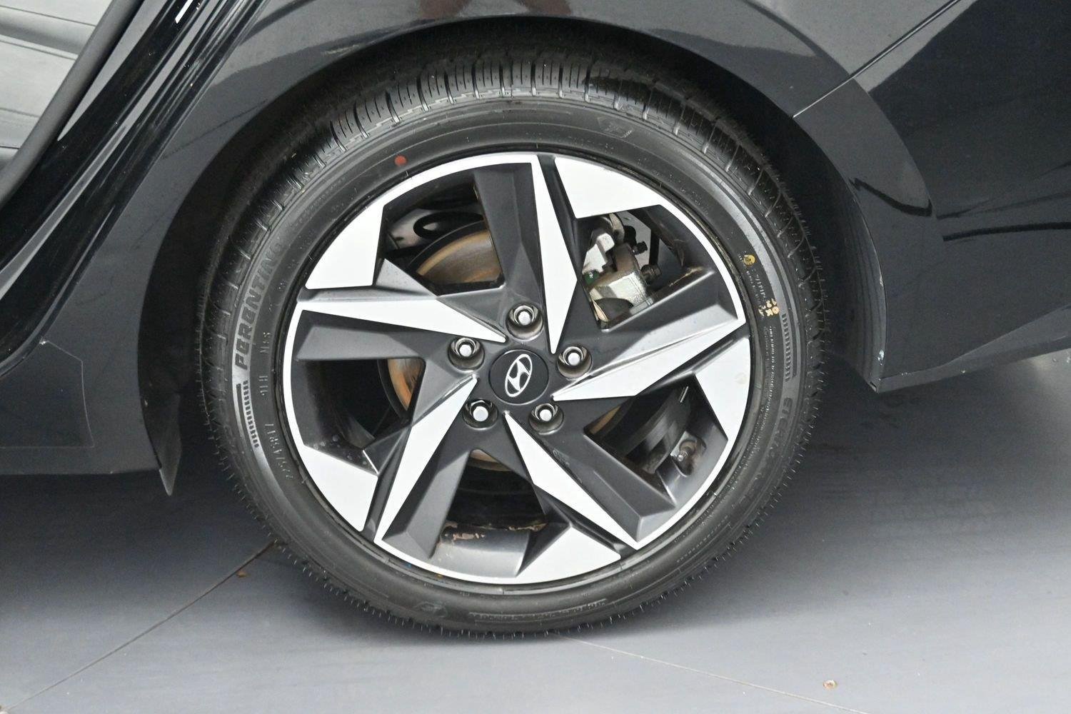 Used 2021 Hyundai Elantra Limited w/ Cargo Package FWD image 34