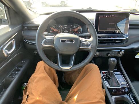 Used 2024 Jeep Compass Trailhawk image 15