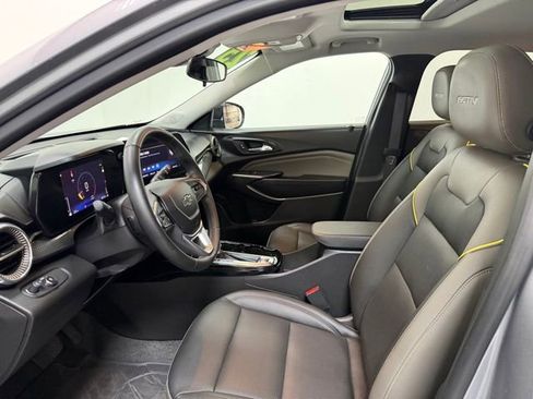 Used 2025 Chevrolet Trax ACTIV w/ Sunroof Package FWD image 14