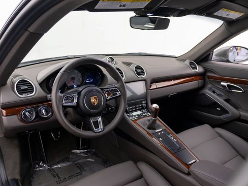 Certified 2025 Porsche 718 Cayman S RWD image 11
