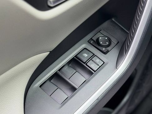 Used 2019 Toyota RAV4 XLE AWD/4WD image 22