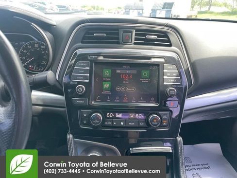 Used 2020 Nissan Maxima 3.5 SV w/ Floor Mat Group FWD image 11