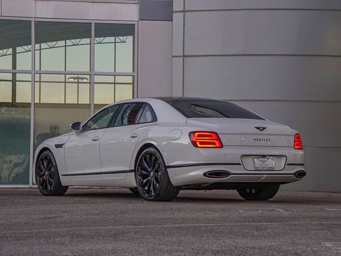 New 2026 Bentley Flying Spur Plug-In Hybrid image 15